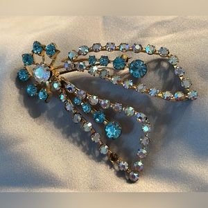 Gorgeous Blue Rhinestone Brooch
